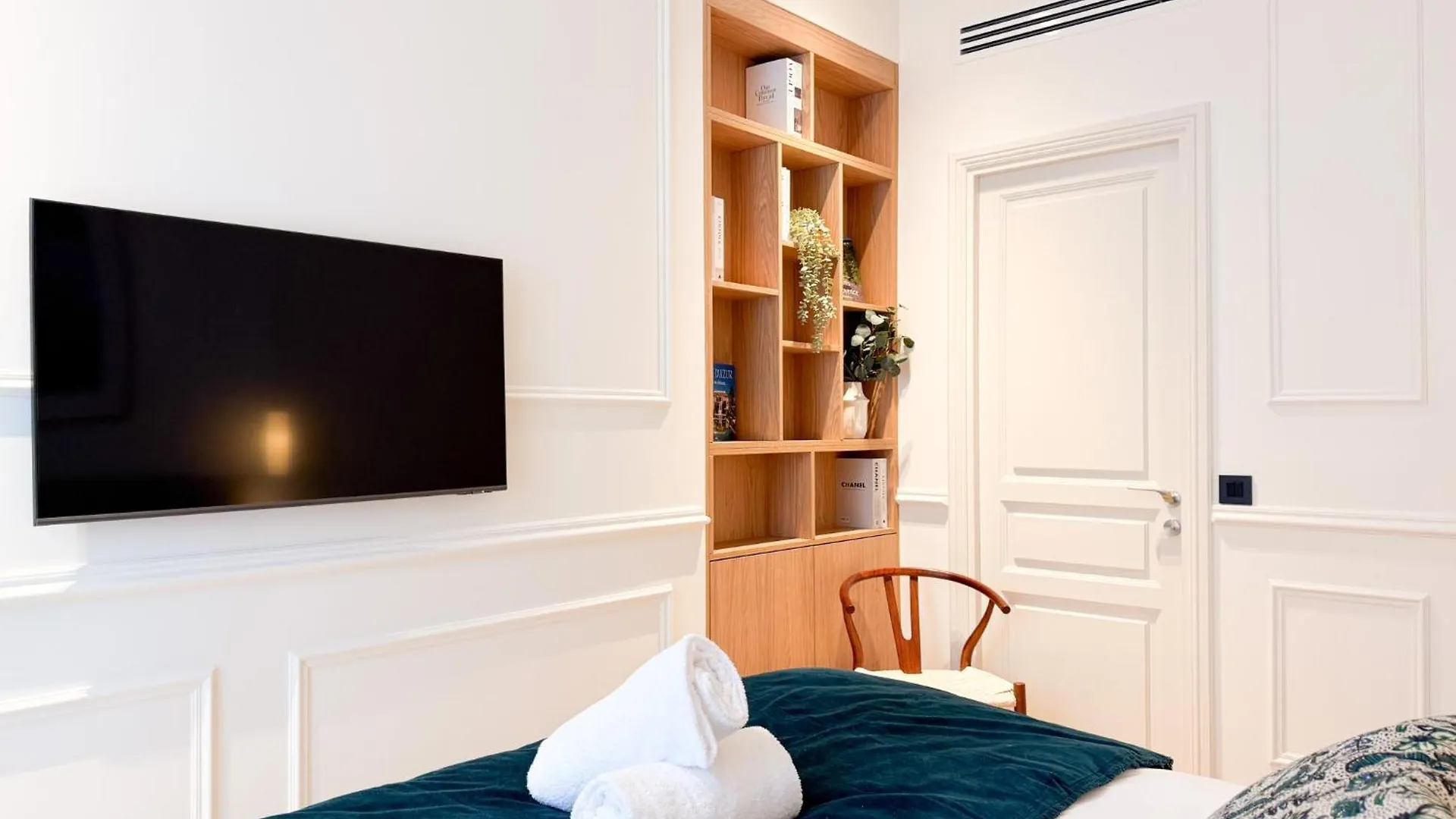 Apartment Meynadier 12B Cannes France